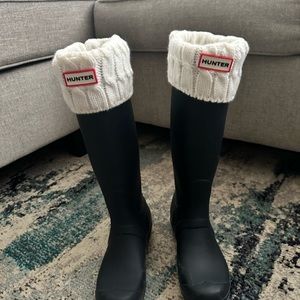 Hunter Tall Original Navy Rain boots with winter socks included